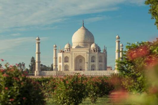 Taj Mahal and Agra Tour by Superfast Train